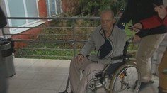 Invalidný tyran čelí súdu. Obvinili ho zo zabitia manželky, on vinu odmieta