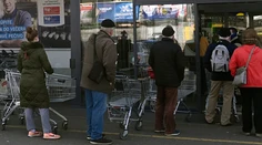 Obchodníci kritizujú jedno z opatrení: Pred mnohými obchodmi sa tvorili rady, tvrdia