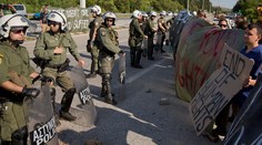 Gréci pokračujú v evakuácii migrantov z tábora Idomeni