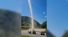VIDEO: Vo Svidníku sa objavil dokonalý prachový vír. Jav zaznamenali aj v Čiernej Vode