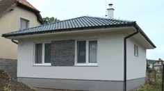 Ľubica dala za nový dom tisíce. Keď videla, v čom má bývať, ostali jej oči pre plač
