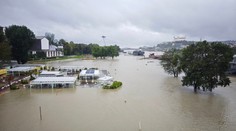OBRAZOM: Vážny stav v hlavnom meste. Výška hladiny Dunaja v Bratislave presiahla deväť metrov