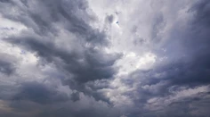 Nočnú oblohu nad Českom rozsvecujú záhadné svietiace oblaky