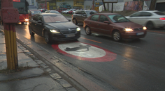 Časť vodičov v Bratislave vytrvalo ignoruje fakt, že v bus pruhoch nemajú čo robiť