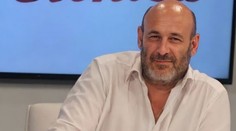 Argentínsky moderátor v štúdiu „tancoval na hrobe“ kráľovnej Alžbety II. Jej nástupcu označil za hlupáka