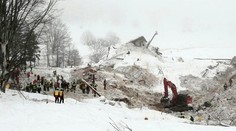 Zo zavaleného hotela vytiahli ďalšie telo, nezvestných je už len 5