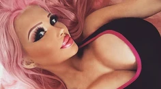 Česká Barbie zverejnila fotku spred piatich rokov. Také nežné dievčatko to bolo
