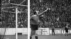 Čelil Pelého Brazílii, so Slovanom vyhral Pohár víťazov pohárov, s repre ME. Legenda jubiluje