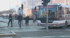 Ženu na priechode v Nitre zrazilo nákladné auto, semafor obom ukazoval zelenú