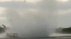 VIDEO: Ľudí na rieke znenazdajky zasiahlo tornádo. Výletnú loď doslova pohltilo