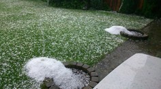 SHMÚ varuje pred búrkami. Pre tieto okresy platí výstraha 2. stupňa