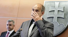 Mal to byť policajný prezident bez káuz: Milana Lučanského si už podala opozícia, ale aj mimovládky