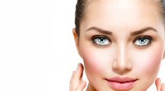 Pleť ako bábika? Stačí na to jeden prístroj a jedna návšteva