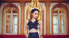 Speváčka Mária Čírová je na nových fotkách nádherná. Aj modelky strčí do vrecka