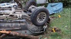 Zámerne nabúral do iného auta, trom ľuďom spôsobil ťažké zranenia