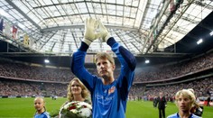 Strach o holandskú ikonu. Van der Sara museli hospitalizovať, je v kritickom stave