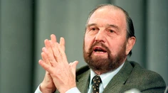 Zomrel legendárny dvojitý agent George Blake, ktorý zradil Západ a donášal ruskej KGB