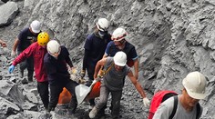 Šiestich mužov uväznených po zemetrasení na Taiwane vyslobodili, záchrana pokračuje