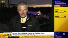 Športoví redaktori v pozore. Fanúšikovia na nich vytiahli sexuálne hračky