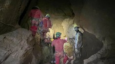 Chorého amerického výskumníka, ktorý uviazol v jaskyni v Turecku, zachránili po deviatich dňoch