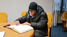 Nečakaná návšteva v Michalovciach. Svetoznámy herec sa v meste zastavil cestou z Ukrajiny