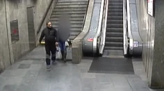 Polícia hľadá muža, ktorý mal v Prahe na Vianoce znásilniť turistku. Vraj pochádza zo Slovenska
