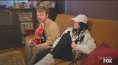 Hudobné hviezdy sa spojili proti koronavírusu. Koncerty z obývačiek moderoval Elton John