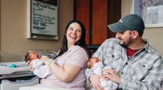 Šanca je len jedna k miliónu. Američanka so vzácnou anomáliou porodila dve dcérky