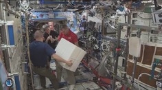 Na ISS poslali 12 fliaš vína. Astronauti sa naňho môžu iba pozerať