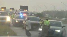 Hrdinský čin policajta: Odsunul muža a nechal sa zraziť namiesto neho