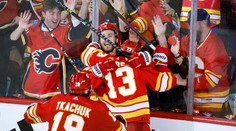 Calgary zdolalo Dallas po predĺžení a postúpilo, ďalej ide aj New York Rangers