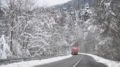 Snehové prehánky budú pokračovať aj cez víkend. Pozrite si, kde napadne najviac snehu