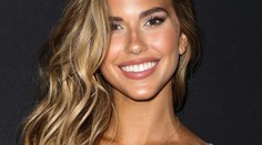 Modelka vytasila zbrane. Úsmev to rozhodne nebol