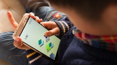 Štát zakáže mobily žiakom v ZŠ. Prísnejšie pravidlá zavádzajú aj mnohí rodičia doma