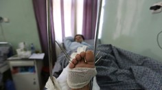 Počet obetí útoku na vojenskú nemocnicu v Kábule sa zvýšil na 49