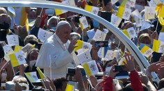 Aj posledný deň pápežovej návštevy sa pripravte na obmedzenia. Budú v Šaštíne a Bratislave