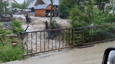 VIDEO: Luďom v Oravskom Veselom bolo do plaču. Voda sa valila dedinou