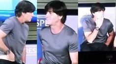 Taký fešák a takéto nechutnosti. Tréner Nemcov zabudol, že je v priamom prenose