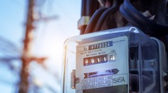 Zariskovali a zatiaľ sa im to vypláca. Niektoré mestá prešli na spotové ceny elektriny a platia menej