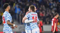FOTO+VIDEO: Derby v znamení retro rozhodol pokutový kop. Lídrom opäť Slovan