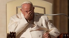 Smrť tuláka na Námestí svätého Petra zarmútila pápeža Františka