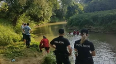 Telo deväťročného chlapca, ktorý sa utopil v rieke Topľa, sa našlo na brehu