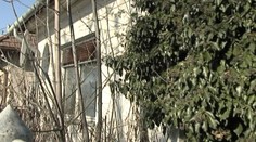 Lekár preskočil plot a zachránil život opustenej starenke