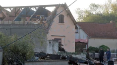 FOTO: Francúzskom sa prehnalo minitornádo. Exrémne silný vietor poškodil množstvo domov