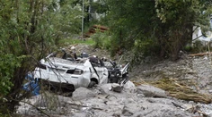 Zranení Slováci v Tirolsku. Auto, v ktorom sedeli, stiahol príval bahna a ťahal ich niekoľko metrov údolím