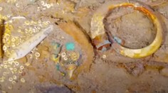 V troskách Titanicu objavili zlatý poklad. Náhrdelník s nezvyčajnou ozdobou chcú vrátiť potomkom majiteľa