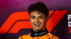 Moje auto dnes lietalo, bola to zábava, usmieval sa Norris. Verstappenovi dal v cieli 30 sekúnd