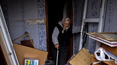 Čo Rusi neukradli, to zničili. Pozrite si snímky vyrabovaných ukrajinských domov