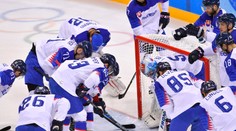 Tréner Ramsay pred úvodným duelom vynechal mimo súpisky túto trojicu hráčov