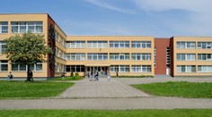 Pohlavný styk v areáli bratislavskej základnej školy. Dvojicu polícia vyrušila krátko pred deviatou ráno